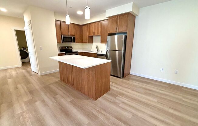 2 beds, 1 bath, 1,005 sqft, $1,875, Unit F204