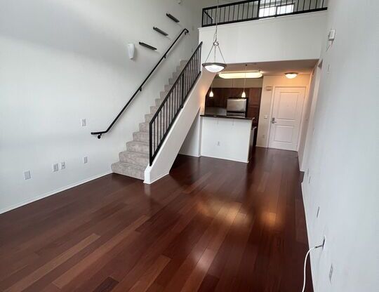 1 bed, 1 bath, 870 sqft, $3,000, Unit 464