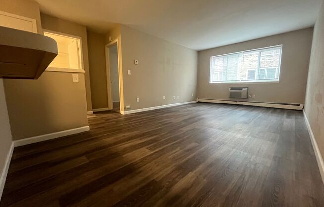 1 bed, 1 bath, $1,225, Unit 211