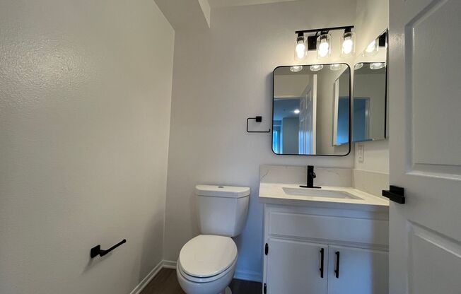 2 beds, 1.5 baths, 1,150 sqft, $1,998, Unit 305