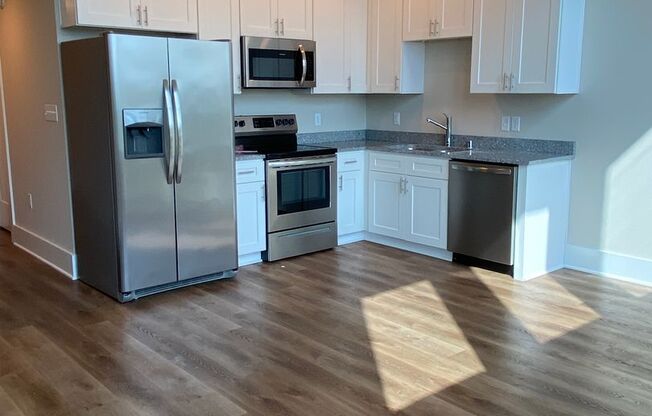 1 bed, 1.5 baths, 998 sqft, $1,075, Unit 58