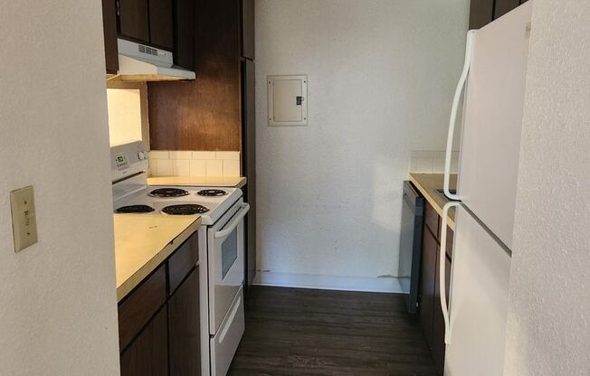 2 beds, 1 bath, $1,695