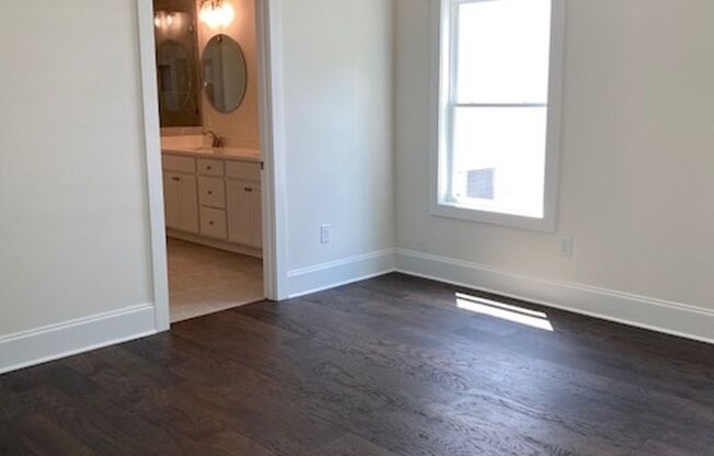 3 beds, 2.5 baths, $2,900