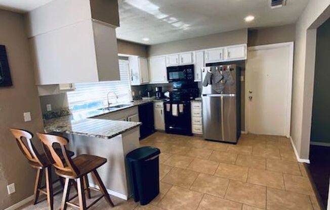 Beautiful 1 story - Great Central Location