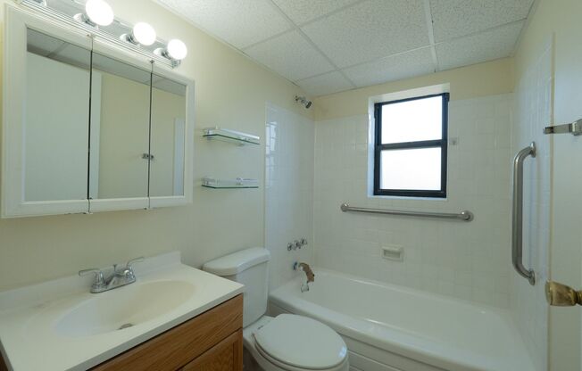 1 bed, 1 bath, 600 sqft, $970, Unit 409