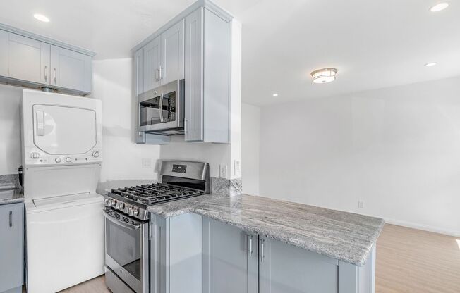 1 bed, 1 bath, $2,295, Unit K