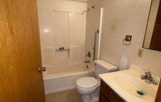 1 bed, 1 bath, $550, Unit 107