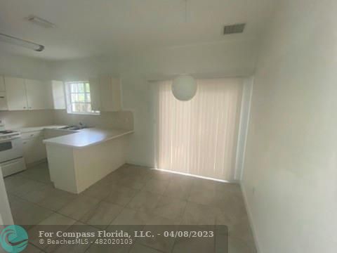2728 NE 3 CT