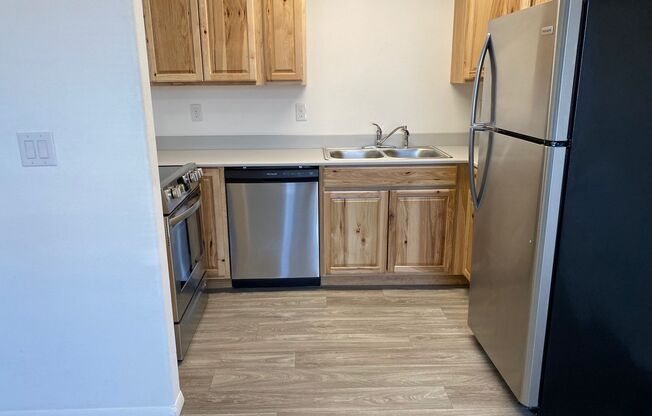 2 beds, 1 bath, 737 sqft, $1,395, Unit Unit 304