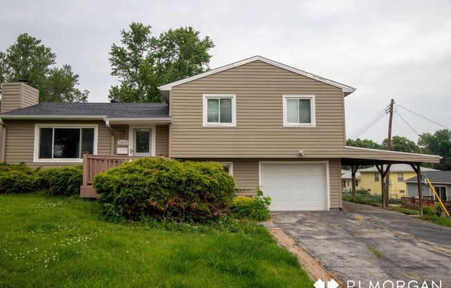 3 bedroom, 1.5 bath House For Lease