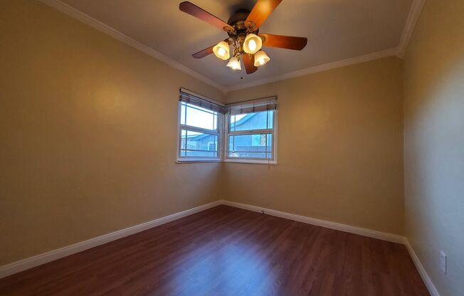 2 beds, 1 bath, $2,600