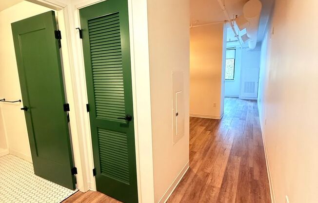 Studio, 1 bath, 615 sqft, $1,575, Unit Unit 305