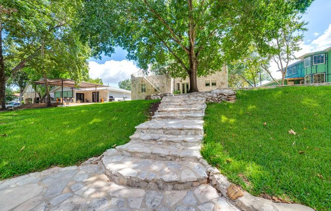 LANDA PARK WATERFRONT HOME, NEW BRAUNFELS