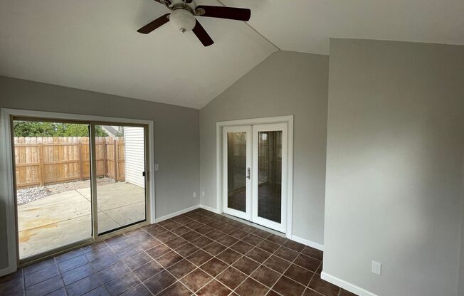 2 beds, 1 bath, $1,595