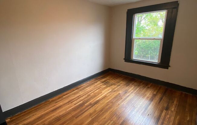 Welcome to this updated 2 bedroom 1 bath duplex in Columbus, OH!