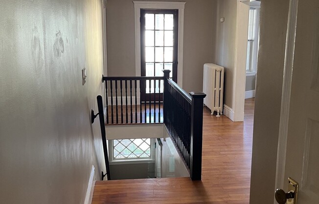 3 beds, 1 bath, 1,300 sqft, $3,200, Unit 2