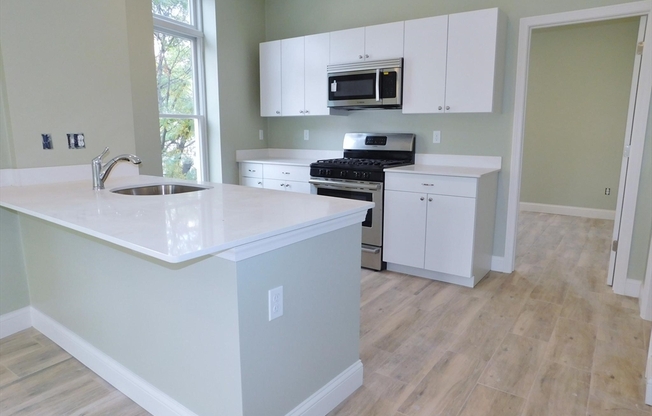 10 Roxbury St.