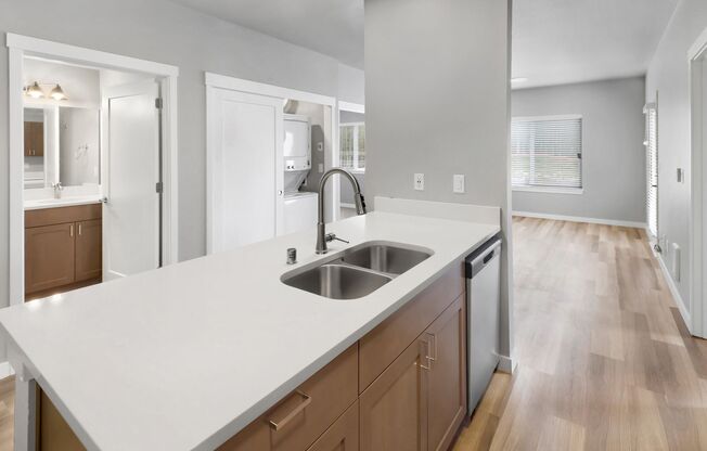 2 beds, 2 baths, 919 sqft, $2,020, Unit 403