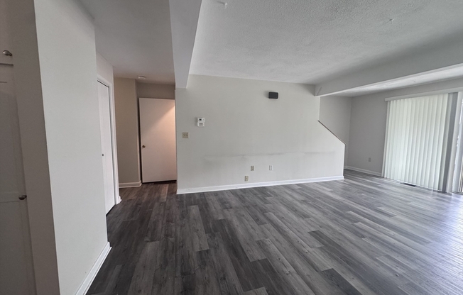 2 beds, 1 bath, 822 sqft, $2,800, Unit 49