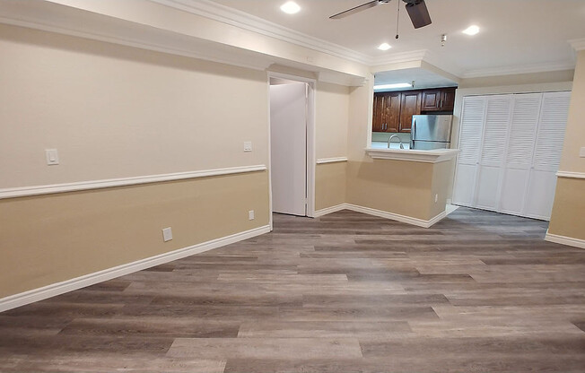 2 beds, 2 baths, 940 sqft, $2,795, Unit 212
