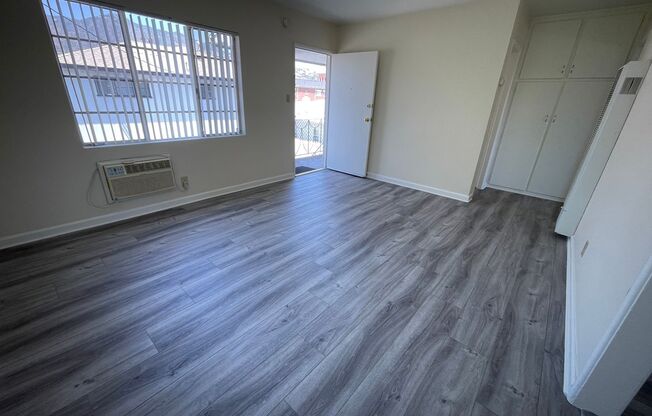 $1875 June 1 Br Rent Special Where Convenience Meets Glendale  Charm: Near Americana & Galleria
