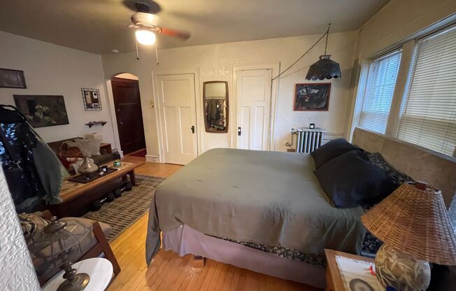 Studio, 1 bath, $875, Unit 105