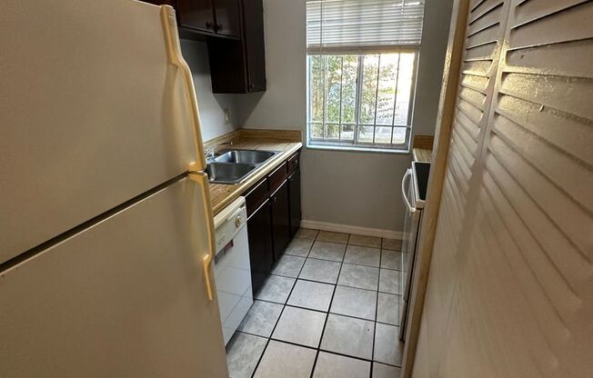 2 beds, 1.5 baths, $1,200