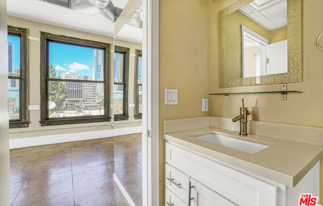 Studio, 1 bath, 750 sqft, $2,500, Unit 309