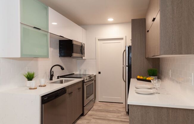 1 bed, 1 bath, 780 sqft, $1,695, Unit 2