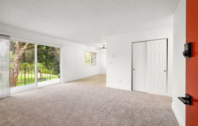 2 beds, 1 bath, 700 sqft, $1,335, Unit 04