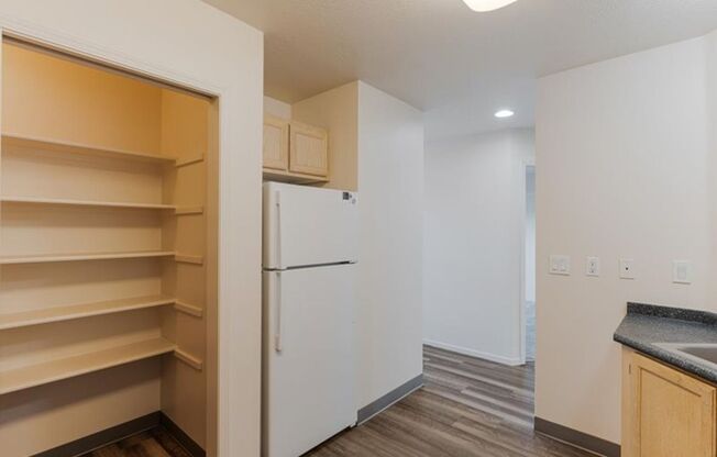 2 beds, 2 baths, 1,100 sqft, $1,695, Unit 23