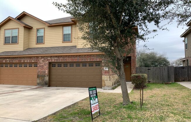 3/2.5/2  Off HWY 46/ Close to IH 35 /  Fenced in Backyard / CISD