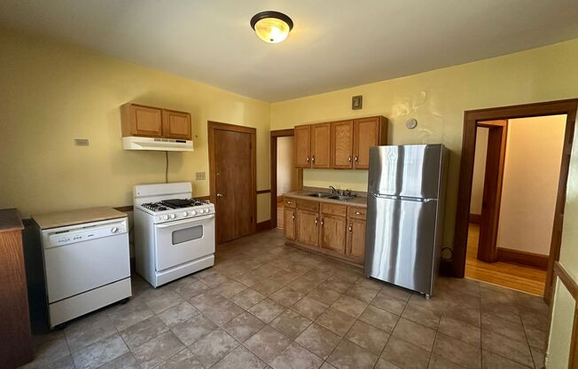 3 beds, 1 bath, $1,695