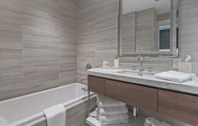 Studio, 1 bath, 579 sqft, $7,000, Unit 1502