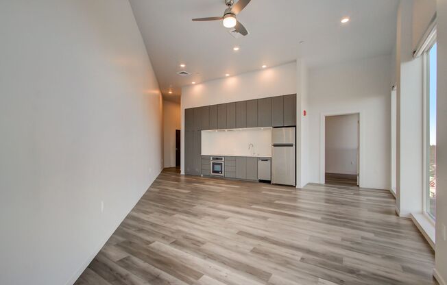 Studio, 1 bath, 430 sqft, $1,850, Unit 812