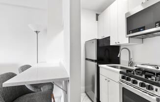 Studio, 1 bath, $2,700, Unit 11R