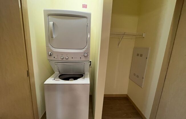 1 bed, 1 bath, 705 sqft, $1,395, Unit 106