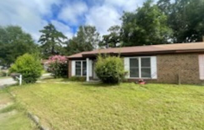 3 BED | 2 BATH | WHITE BLUFF