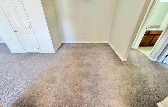 BEAUTIFUL 1 BEDROOM CONDO!