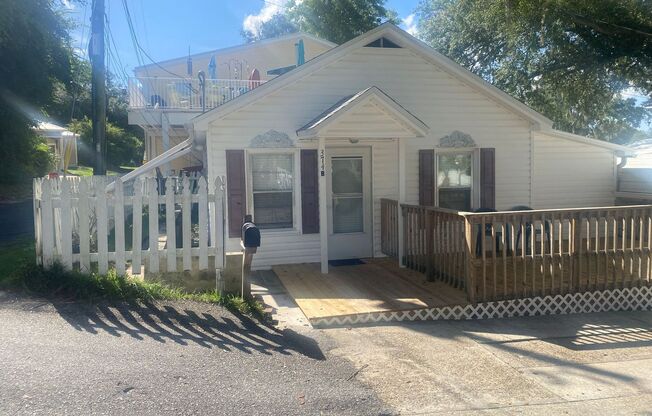 Cozy Duplex, Close to Downtown and Massalina Bayou! *Water/Sewage & Garbage Included!!*