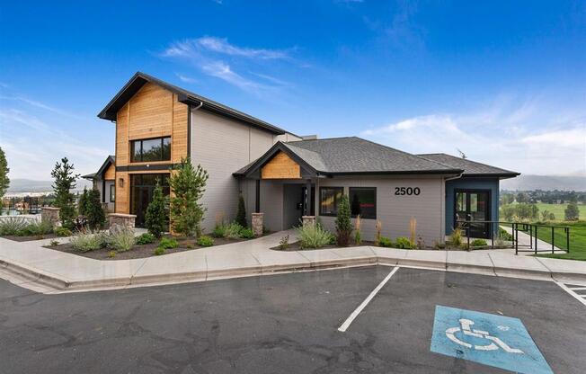 Exterior View Of The Clubhouse at Columbia Village, Boise, ID, 83716