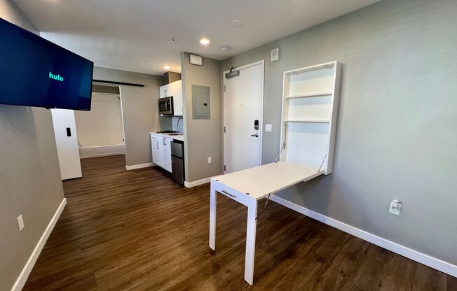 Studio, 1 bath, 315 sqft, $1,775, Unit 435-318