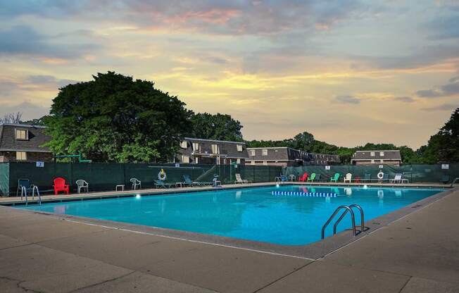 Swimming Pool at Aspen Ridge Apartments, Illinois, 60185