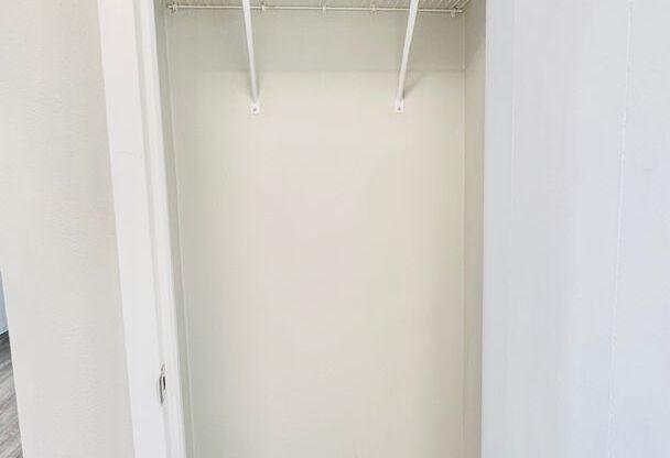 Studio, 1 bath, 320 sqft, $800, Unit # 607