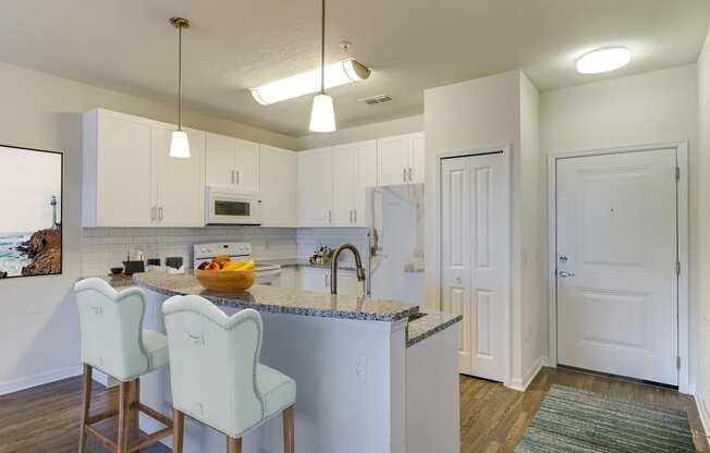 Fitted Kitchen With Island Diningat Century Avenues Apartments, Florida, 33813