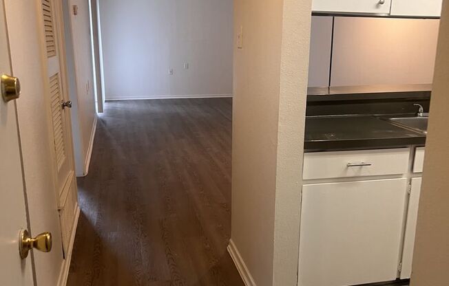 1 bed, 1 bath, 560 sqft, $925, Unit 232