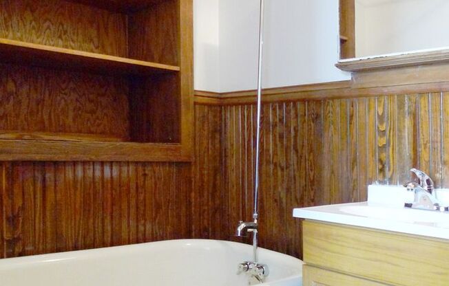 1 bed, 1 bath, 410 sqft, $865, Unit 22 - 31