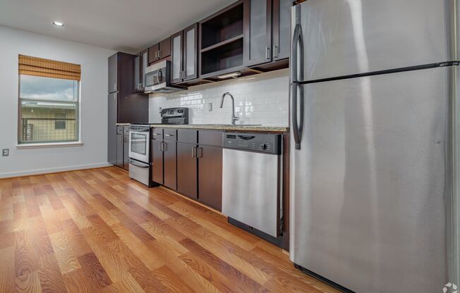 1 bed, 1 bath, 840 sqft, $1,095, Unit 7202
