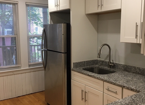 3 beds, 1 bath, 1,000 sqft, $3,100, Unit 6