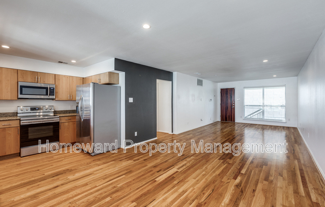 4616 W Lovers Lane